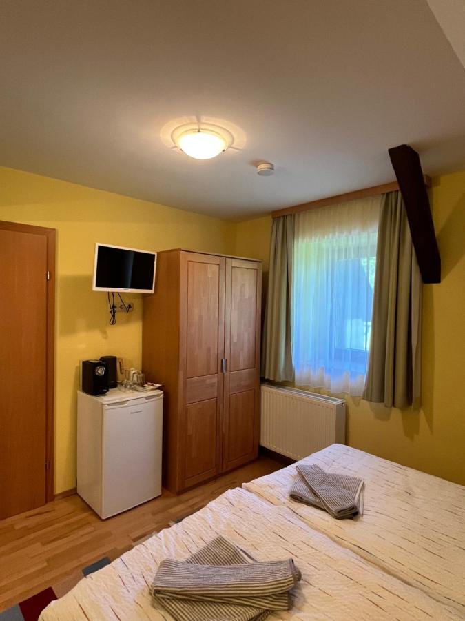 Privatzimmer Familie Pair/Schmoll Spital am Semmering Zimmer foto